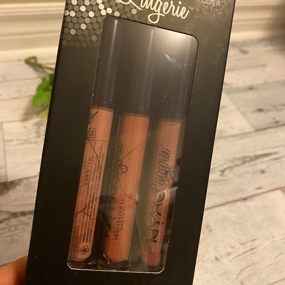 NYX lip lingerie set of 3